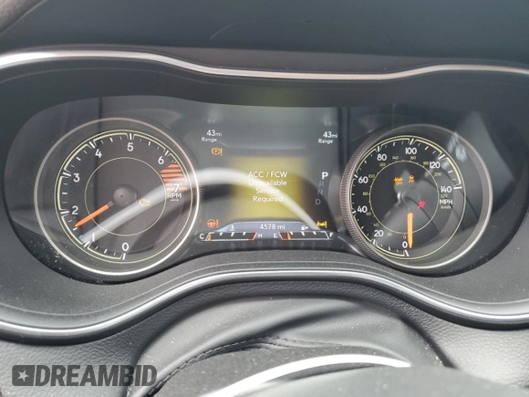 2023 Jeep Cherokee Altitude Lux z VIN 1C4PJMMB5PD107823, wystawiony jako Copart lot #57034345 z przebiegiem 4 578 mil mil oraz Szkoda całkowita • Salvage title. Historia ofert i sprzedaży dostępna na DreamBid. Obrazek 9.