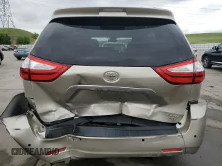 2017 Toyota Sienna XLE z VIN 5TDDZ3DC7HS166182, wystawiony jako Copart lot #61437105 z przebiegiem 101 491 mil mil oraz Szkoda całkowita • Salvage title. Historia ofert i sprzedaży dostępna na DreamBid. Obrazek 6.