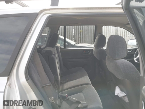 2004 Hyundai Santa Fe GLS with VIN KM8SC13D74U700404, listed as a IAAI auction lot 41735889 with 208,946 mi miles. Bid and sale history available at carsss.com. Image 8.