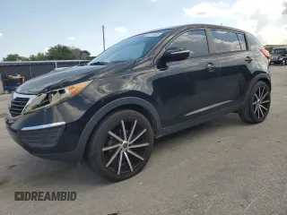 2013 Kia Sportage LX z VIN KNDPB3A25D7466837, wystawiony jako Copart lot #58711085 z przebiegiem 149 800 mil mil oraz Czysty tytuł • Clean title. Historia ofert i sprzedaży dostępna na DreamBid. Obrazek 1.