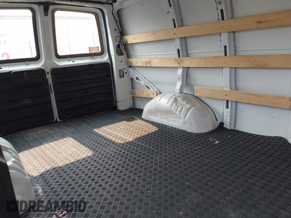2022 Chevrolet Express Cargo with VIN 1GCWGAFP4N1155524, listed as a IAAI auction lot 42389470 with 33,655 mi miles and . Bid and sale history available at DreamBid. Image 8.