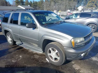 2005 Chevrolet TrailBlazer LT with VIN 1GNDT13S252104374, listed as a IAAI auction lot 41514965 with 121,562 mi miles and . Bid and sale history available at DreamBid. Image 1.