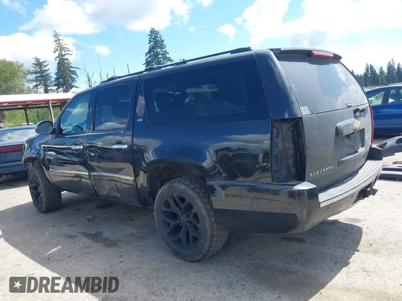 2011 Chevrolet Suburban LTZ with VIN 1GNSKKE3XBR171202, listed as a IAAI auction lot 42130901 with 177,035 mi miles. Bid and sale history available at carsss.com. Image 15.