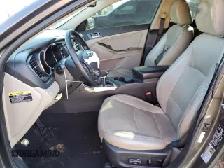 2012 Kia Optima EX z VIN 5XXGN4A77CG031915, wystawiony jako Copart lot #88993055 z przebiegiem 163 289 mil mil oraz Szkoda całkowita • Salvage title. Historia ofert i sprzedaży dostępna na DreamBid. Obrazek 7.