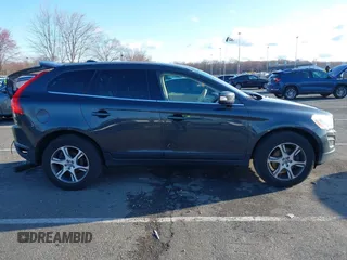 2012 Volvo XC60 3.0L with VIN YV4902DZ9C2309922, listed as a IAAI auction lot 41853170 with 121,325 mi miles. Bid and sale history available at carsss.com. Image 13.