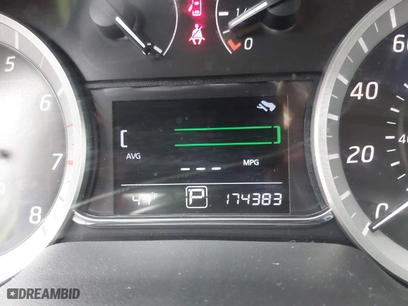 2014 Nissan Sentra SV with VIN 3N1AB7AP8EY260181, listed as a IAAI auction lot 41897517 with 174,384 mi miles. Bid and sale history available at carsss.com. Image 7.