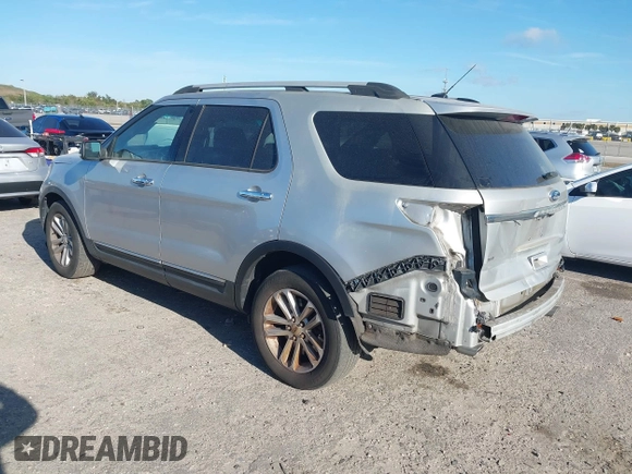 2013 Ford Explorer XLT with VIN 1FM5K7D82DGC68095, listed as a IAAI auction lot 41825424 with 117,650 mi miles and . Bid and sale history available at DreamBid. Image 3.