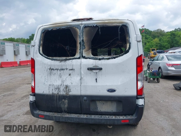 2019 Ford Transit with VIN 1FTYR1YMXKKA86821, listed as a IAAI auction lot 39598505 with 23,665 mi miles. Bid and sale history available at carsss.com. Image 16.