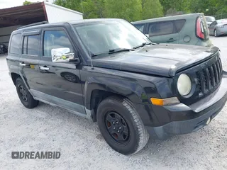 2011 Jeep Patriot Latitude z VIN 1J4NT1GB5BD142389, wystawiony jako IAAI lot #42033188 z przebiegiem 69 494 mil mil oraz . Historia ofert i sprzedaży dostępna na DreamBid. Obrazek 1.