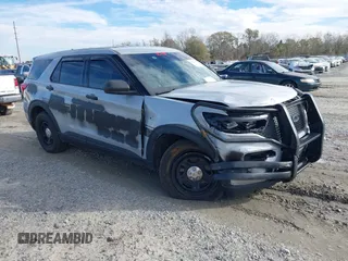 2023 Ford Police Interceptor Utility z VIN 1FM5K8AB3PGA32498, wystawiony jako IAAI lot #41333191 z przebiegiem 23 419 mil mil oraz . Historia ofert i sprzedaży dostępna na DreamBid. Obrazek 1.