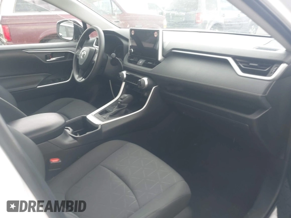 2024 Toyota RAV4 XLE with VIN 2T3P1RFV2RW454181, listed as a IAAI auction lot 42673458 with 31,803 mi miles and . Bid and sale history available at DreamBid. Image 5.