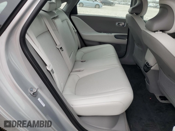 2024 Hyundai Ioniq 6 SEL z VIN KMHM34AA0RA077204, wystawiony jako Copart lot #85258574 z przebiegiem Nie podano mil oraz Nie do naprawy • Non repairable. Historia ofert i sprzedaży dostępna na DreamBid. Obrazek 10.