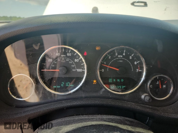 2016 Jeep Wrangler Unlimited Sahara с VIN 1C4HJWEG3GL346528, выставлен на аукционе Copart как лот 65092755 с пробегом 127 393 миль миль и Списание • Salvage title. История ставок и продаж доступна на DreamBid. Изображение 9.