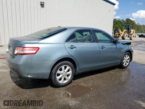2011 Toyota Camry LE z VIN 4T1BF3EK6BU593874, wystawiony jako Copart lot #51959955 z przebiegiem 247 911 mil mil oraz Szkoda całkowita • Salvage title. Historia ofert i sprzedaży dostępna na DreamBid. Obrazek 3.