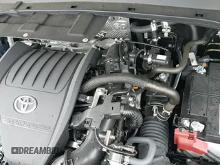 2024 Toyota Highlander XLE with VIN 5TDAAAB51RS041991, listed as a IAAI auction lot 42498434 with 10,302 mi miles and . Bid and sale history available at DreamBid. Image 20.