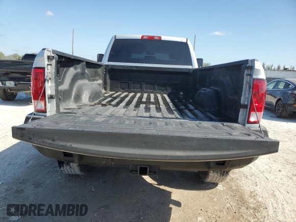 2018 Ram 2500 Tradesman with VIN 3C6UR5HL0JG379895, listed as a Copart auction lot 54897775 with 210,851 mi miles and Clean Title. Bid and sale history available at carsss.com. Image 6.