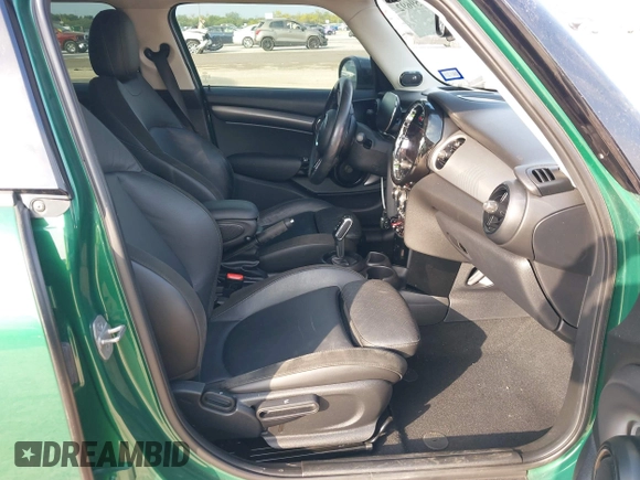 2022 MINI Hardtop 4 Door Cooper z VIN WMW33DK04N2P84250, wystawiony jako IAAI lot #42059692 z przebiegiem 34 238 mil mil oraz . Historia ofert i sprzedaży dostępna na DreamBid. Obrazek 5.