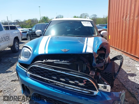 2024 MINI Countryman Cooper S with VIN WMZ53BR06R3S07175, listed as a IAAI auction lot 41974692 with 16,827 mi miles. Bid and sale history available at carsss.com. Image 12.