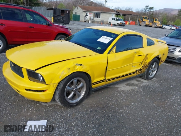 2006 Ford Mustang Standard with VIN 1ZVFT80N065243991, listed as a IAAI auction lot 41900624 with 149,041 mi miles. Bid and sale history available at carsss.com. Image 17.