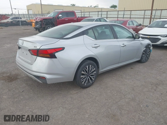 2024 Nissan Altima SV z VIN 1N4BL4DV7RN378187, wystawiony jako IAAI lot #42124459 z przebiegiem Nie podano mil oraz . Historia ofert i sprzedaży dostępna na DreamBid. Obrazek 4.