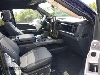 2023 Ford F-150 Lightning Pro с VIN 1FT6W1EVXPWG42428, выставлен на аукционе IAAI как лот 39711091 с пробегом 6 308 миль миль и . История ставок и продаж доступна на DreamBid. Изображение 5.