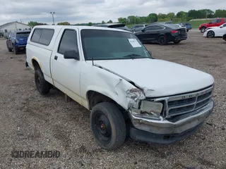 1996 Dodge Dakota z VIN 1B7FL26P7TS578266, wystawiony jako IAAI lot #42144732 z przebiegiem 221 922 mil mil oraz . Historia ofert i sprzedaży dostępna na DreamBid. Obrazek 1.