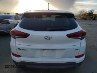 2018 Hyundai Tucson SE z VIN KM8J2CA41JU667909, wystawiony jako Copart lot #49583005 z przebiegiem Nie podano mil oraz Szkody całkowita. Historia ofert i sprzedaży dostępna na DreamBid. Obrazek 6.