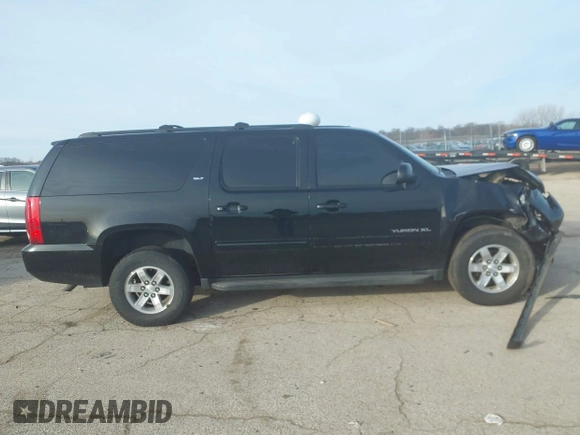 2014 GMC Yukon XL SLT with VIN 1GKS2KE74ER213562, listed as a IAAI auction lot 41493559 with 253,616 mi miles. Bid and sale history available at carsss.com. Image 14.