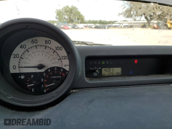 2006 Scion xB z VIN JTLKT324164100826, wystawiony jako Copart lot #59614415 z przebiegiem 226 186 mil mil oraz Szkoda całkowita • Salvage title. Historia ofert i sprzedaży dostępna na DreamBid. Obrazek 9.