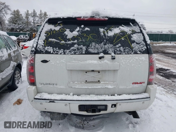 2008 GMC Yukon Denali z VIN 1GKFK63898J201334, wystawiony jako IAAI lot #41528354 z przebiegiem Nie podano mil oraz . Historia ofert i sprzedaży dostępna na DreamBid. Obrazek 15.