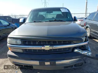 2000 Chevrolet Silverado 2500 LT with VIN 1GCGK29U0YE331086, listed as a IAAI auction lot 41973282 with 137,999 mi miles. Bid and sale history available at carsss.com. Image 12.