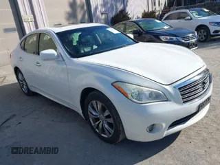 2013 Infiniti M37 with VIN JN1BY1AR6DM602021, listed as a IAAI auction lot 41397484 with 226,584 mi miles. Bid and sale history available at carsss.com. Image 1.