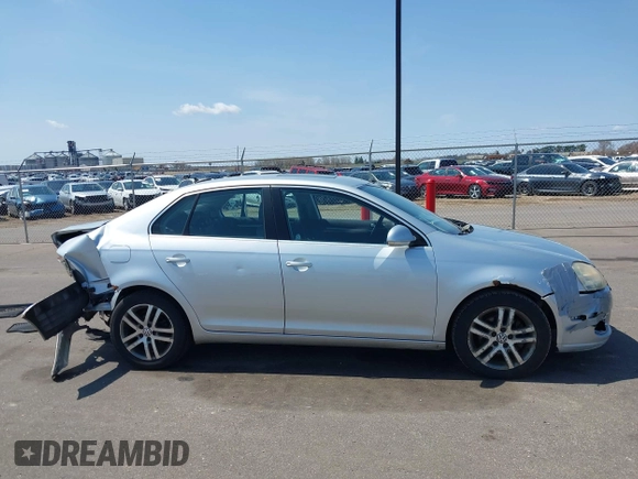 2006 Volkswagen Jetta 2.5L with VIN 3VWSG71K06M666629, listed as a IAAI auction lot 42103342 with 183,506 mi miles and . Bid and sale history available at DreamBid. Image 13.
