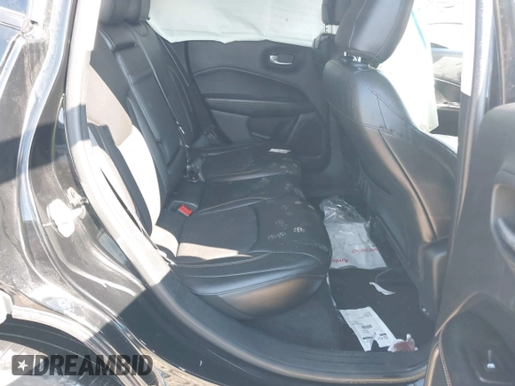 2018 Jeep Compass Latitude z VIN 3C4NJDBB5JT259385, wystawiony jako IAAI lot #42381500 z przebiegiem Nie podano mil oraz . Historia ofert i sprzedaży dostępna na DreamBid. Obrazek 8.