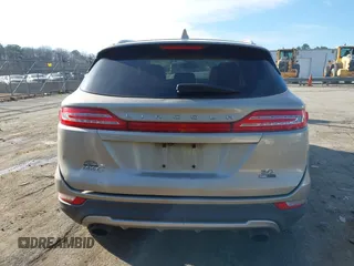 2015 Lincoln MKC z VIN 5LMCJ1A93FUJ26649, wystawiony jako IAAI lot #41832976 z przebiegiem 215 692 mil mil oraz . Historia ofert i sprzedaży dostępna na DreamBid. Obrazek 15.