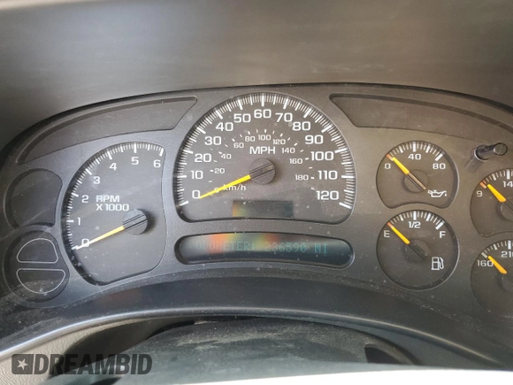2005 Chevrolet Suburban LS with VIN 3GNEC16Z25G104721, listed as a Copart auction lot 55809235 with 236,590 mi miles and Salvage title. Bid and sale history available at DreamBid. Image 9.