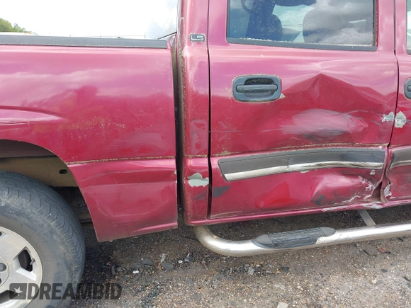 2005 Chevrolet Silverado 1500 LS z VIN 2GCEC13T651394768, wystawiony jako IAAI lot #41941443 z przebiegiem 371 563 mil mil oraz . Historia ofert i sprzedaży dostępna na DreamBid. Obrazek 13.