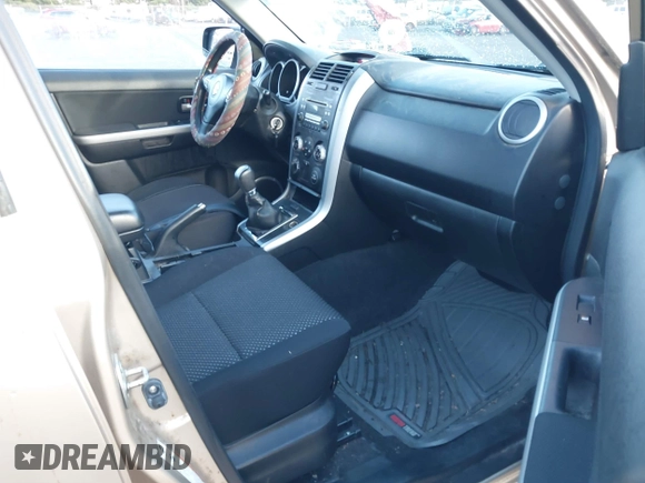 2007 Suzuki Grand Vitara with VIN JS3TD941074200440, listed as a IAAI auction lot 41125927 with 209,218 mi miles and . Bid and sale history available at DreamBid. Image 5.