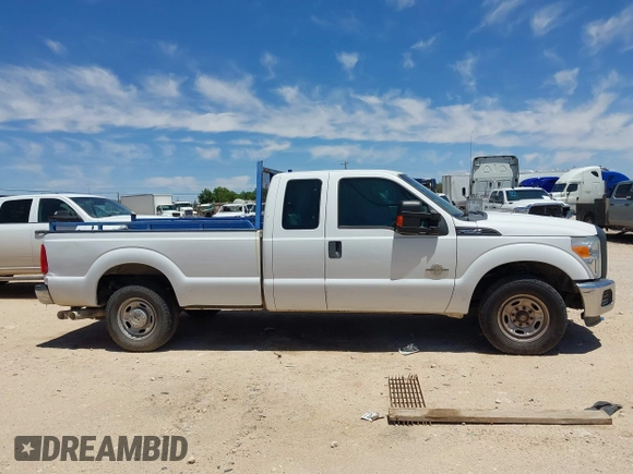 2015 Ford F-250 XLT z VIN 1FT7X2AT7FEC16924, wystawiony jako IAAI lot #41968009 z przebiegiem 328 785 mil mil oraz . Historia ofert i sprzedaży dostępna na DreamBid. Obrazek 12.