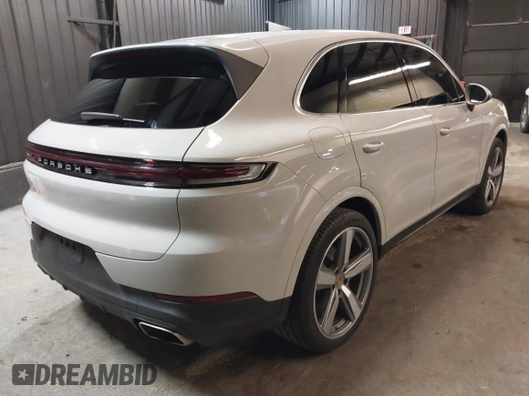 2024 Porsche Cayenne z VIN WP1AA2AY5RDA01585, wystawiony jako IAAI lot #41908153 z przebiegiem 15 559 mil mil oraz . Historia ofert i sprzedaży dostępna na DreamBid. Obrazek 4.