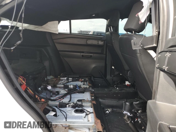 2021 Ford Police Interceptor Utility z VIN 1FM5K8AW2MNA14746, wystawiony jako Copart lot #50675495 z przebiegiem Nie podano mil oraz Nie do naprawy • Non repairable. Historia ofert i sprzedaży dostępna na DreamBid. Obrazek 11.