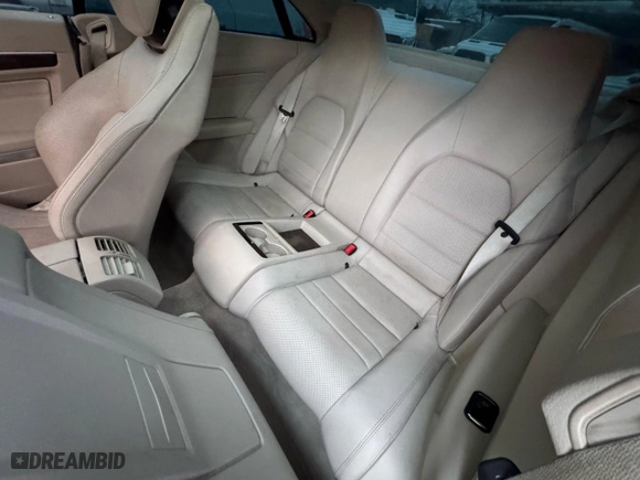 2014 Mercedes-Benz E-Class E 550 with VIN WDDKJ7DB6EF243798, listed as a Copart auction lot 46941415 with 117,074 mi miles and Clean Title. Bid and sale history available at carsss.com. Image 6.