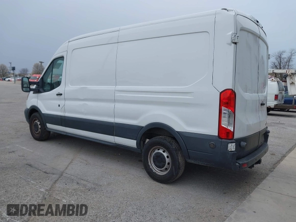 2018 Ford Transit z VIN 1FTBW2CM3JKA90610, wystawiony jako IAAI lot #42036872 z przebiegiem 81 833 mil mil oraz . Historia ofert i sprzedaży dostępna na DreamBid. Obrazek 3.