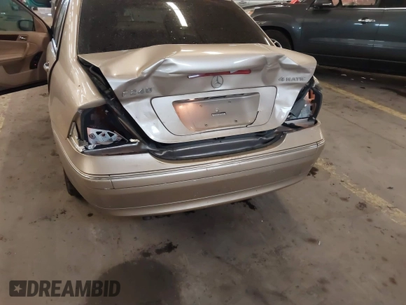 2003 Mercedes-Benz C 240 с VIN WDBRF81J13F426419, выставлен на аукционе IAAI как лот 41522789 с пробегом 107 402 миль миль и . История ставок и продаж доступна на DreamBid. Изображение 6.