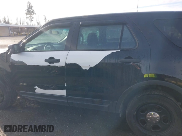 2015 Ford Utility Police Interceptor with VIN 1FM5K8AR1FGA04470, listed as a IAAI auction lot 41802824 with 109,577 mi miles. Bid and sale history available at carsss.com. Image 14.