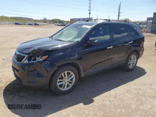 2014 Kia Sorento LX z VIN 5XYKT4A74EG461352, wystawiony jako Copart lot #53847275 z przebiegiem 100 700 mil mil oraz Szkoda całkowita • Salvage title. Historia ofert i sprzedaży dostępna na DreamBid. Obrazek 1.