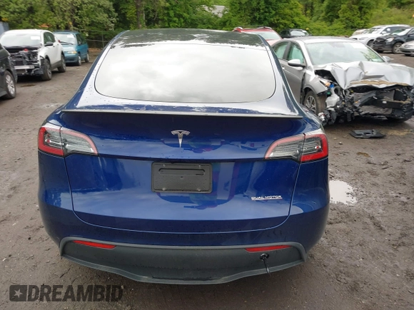 2024 Tesla Model Y Performance z VIN 7SAYGDEF1RA265382, wystawiony jako IAAI lot #42308468 z przebiegiem 9 700 mil mil oraz . Historia ofert i sprzedaży dostępna na DreamBid. Obrazek 16.