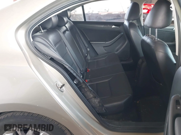 2014 Volkswagen Jetta SE with VIN 3VWD17AJ0EM309855, listed as a IAAI auction lot 42647609 with 111,603 mi miles and . Bid and sale history available at DreamBid. Image 8.