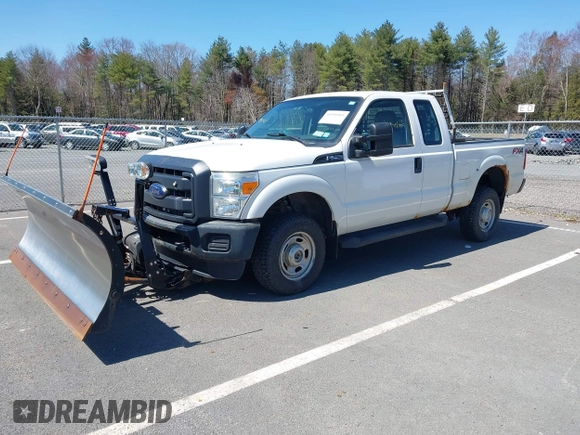 2015 Ford F-250 XLT z VIN 1FT7X2B6XFEA64744, wystawiony jako IAAI lot #41950505 z przebiegiem 200 300 mil mil oraz . Historia ofert i sprzedaży dostępna na DreamBid. Obrazek 2.