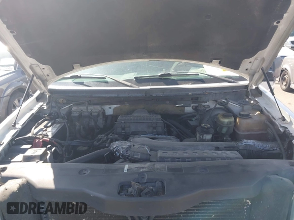2005 Ford F-150 XLT с VIN 1FTPX14525NA15728, выставлен на аукционе IAAI как лот 42545290 с пробегом 293 695 миль миль и . История ставок и продаж доступна на DreamBid. Изображение 10.